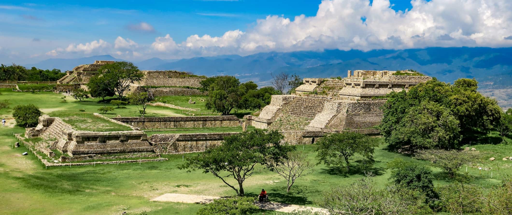 Antiga cidade de Monte Alban e suas ruínas históricas perto de Oaxaca, México