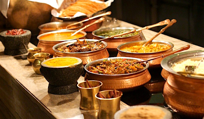 Diversos deliciosos pratos indianos
