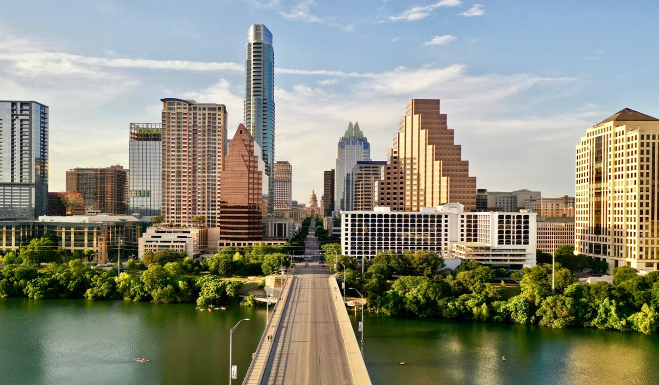 Horizonte de Austin, Texas, visto da ponte
