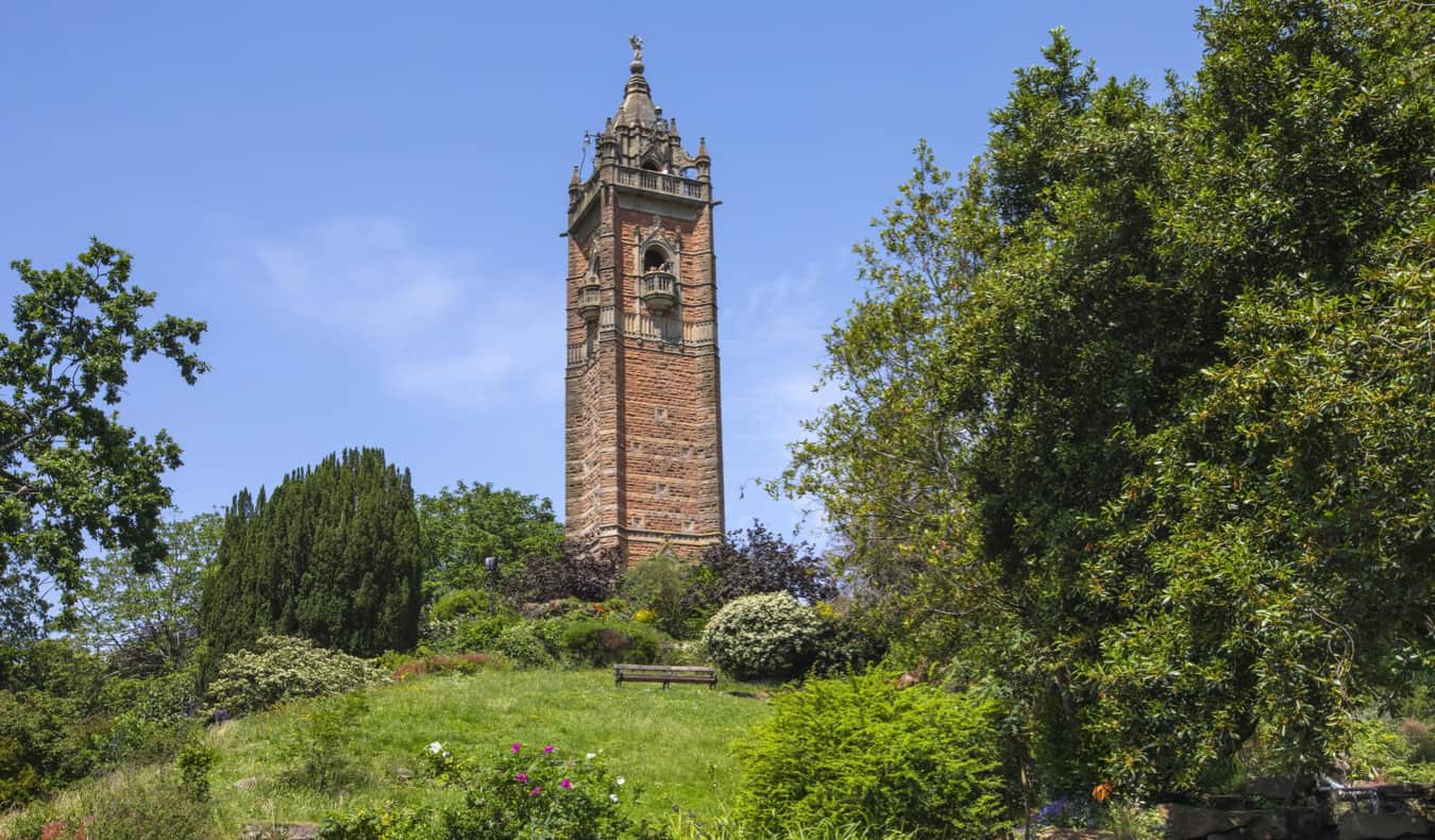 Cabot Tower em Bristol no dia de verão