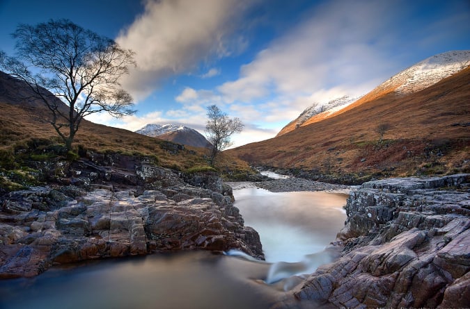 Fotografia de uma cachoeira, Glen Yvette, na Escócia, de Lawrence Nora