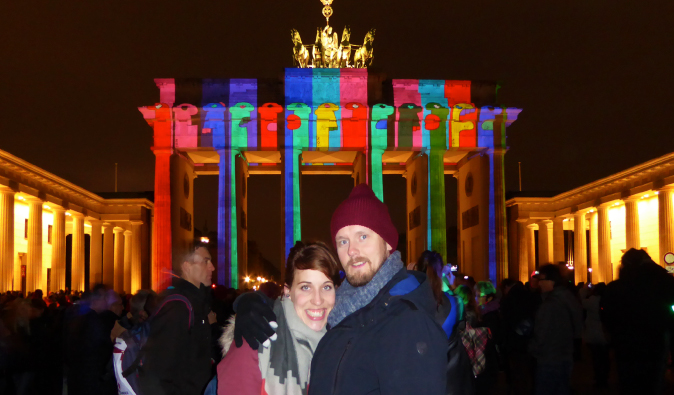 Sander e Jolie, um casal viajante da Holanda, fazem parte do Nomadic Matt Case Study.