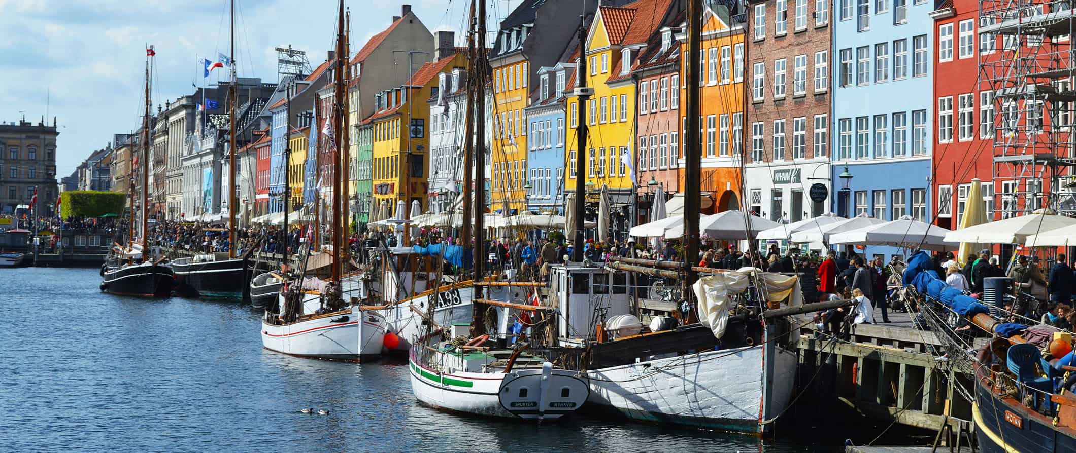 edifícios coloridos na Dinamarca
