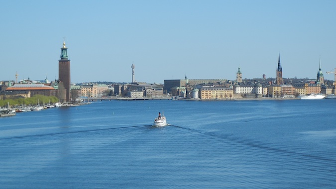 Vista do rio na cidade de Estocolmo, Suécia