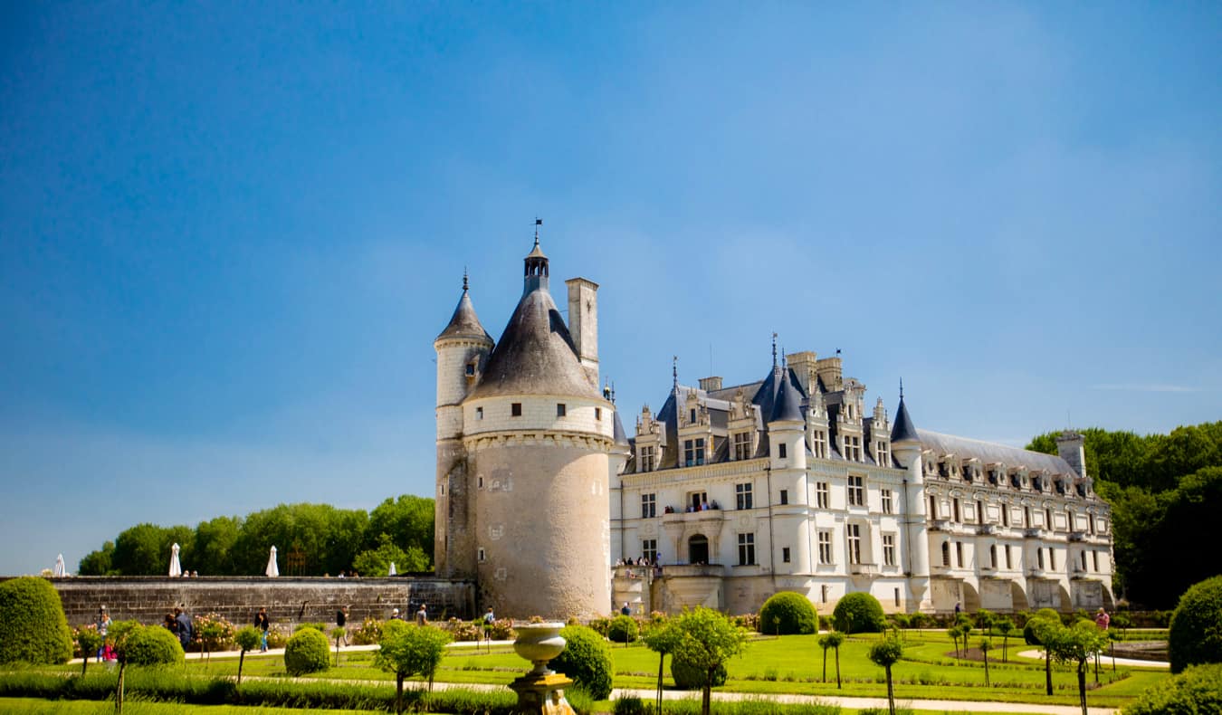 Castelo famoso de Chenonceau em França no verão