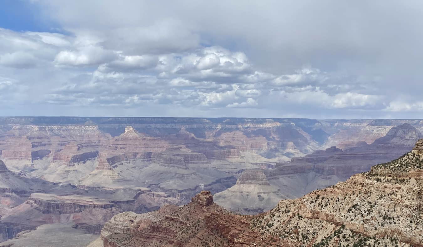 Prevenhas vermelhas e impressionantes do Grand Canyon, EUA