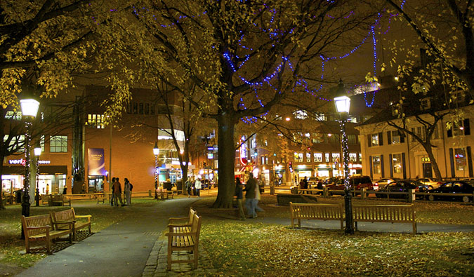 Harvar d-Square é um lugar onde você deve visitar Boston à noite