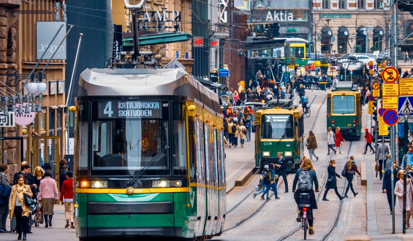 Ruas agredidas no centro de Helsinque, Finlândia