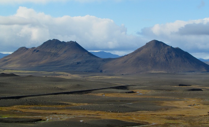 Bela paisagem a caminho de Myeovatn no norte islandês