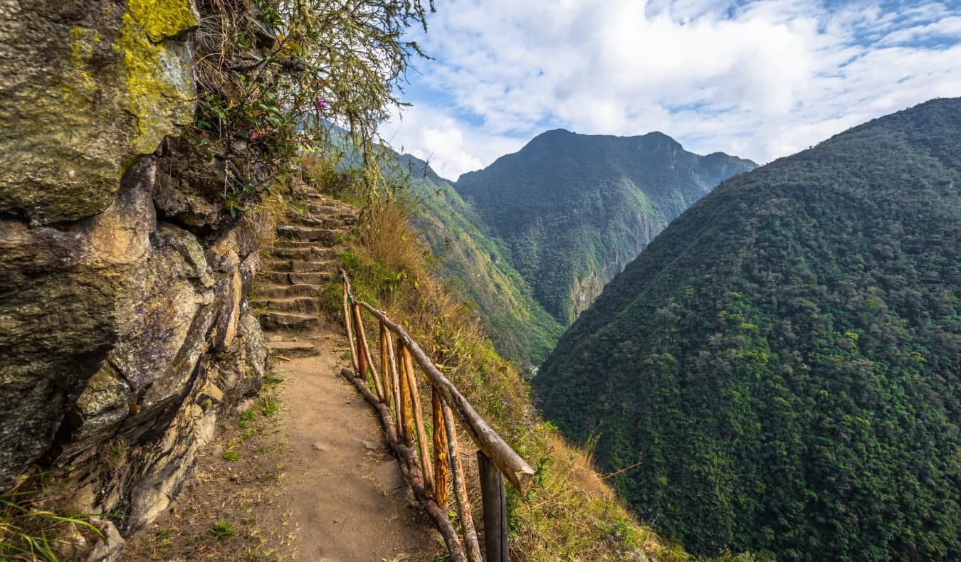 Uma seção da trilha inca que leva a Machu-Picchu no Peru.