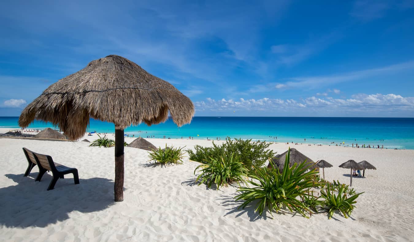 A deslumbrante costa de Cancún, no México, em um dia ensolarado