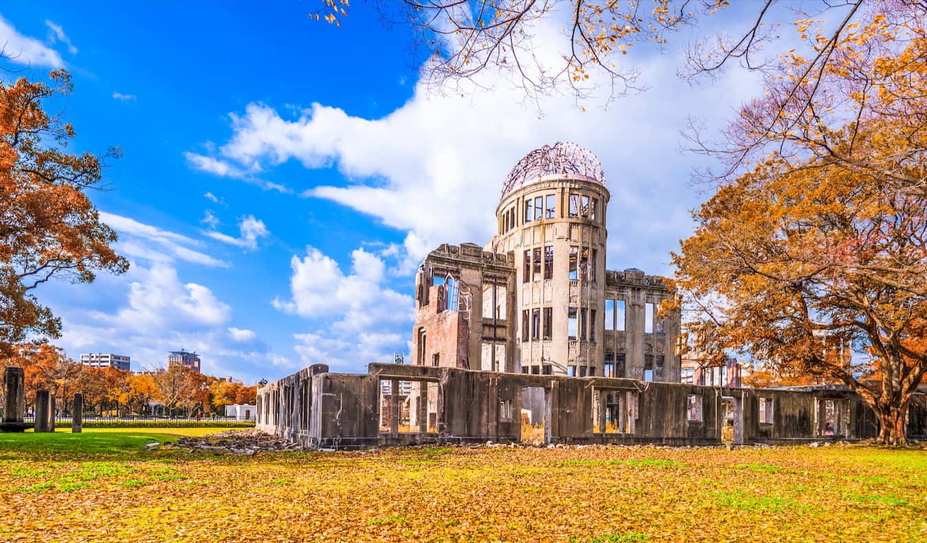 Ruínas destruídas da bomba atômica em Hiroshima, Japão