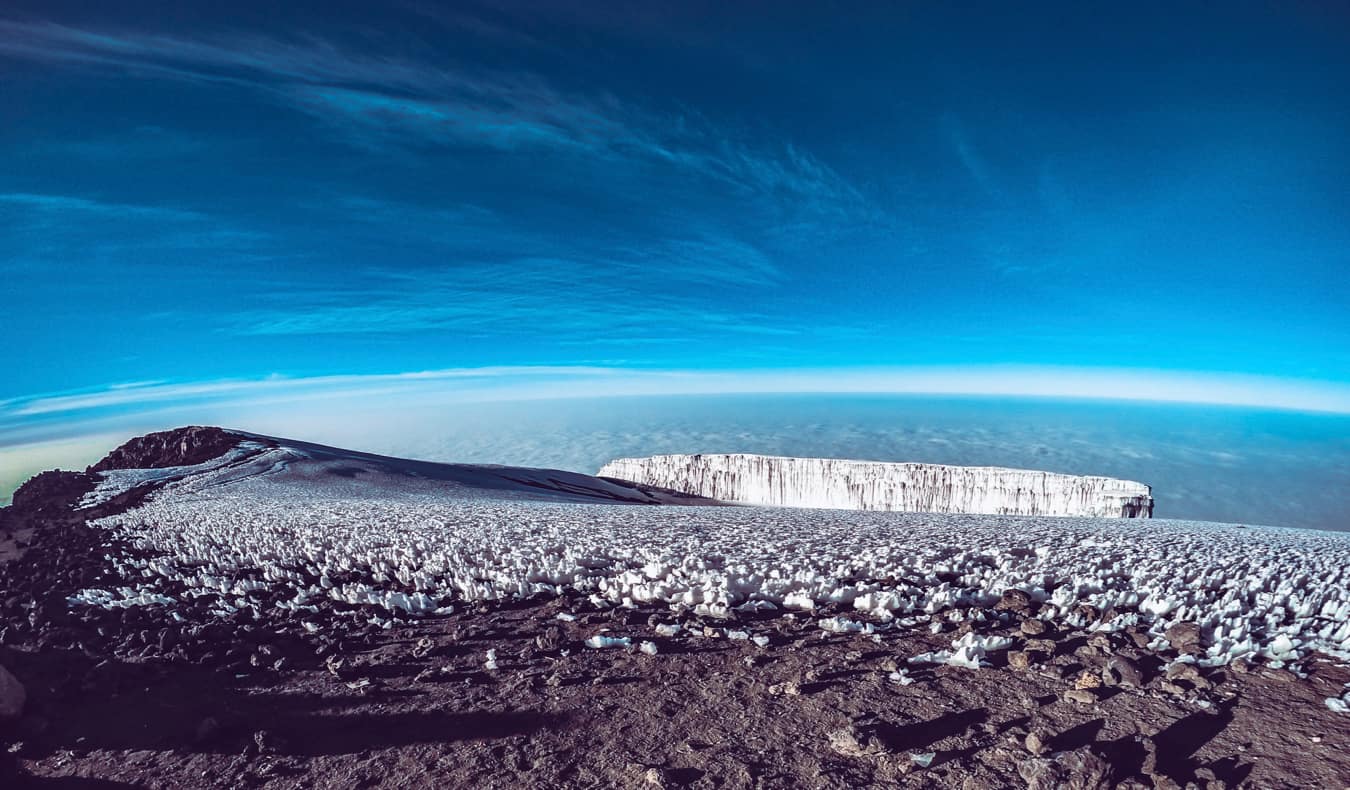 Vista do topo do Monte Kilimanjaro