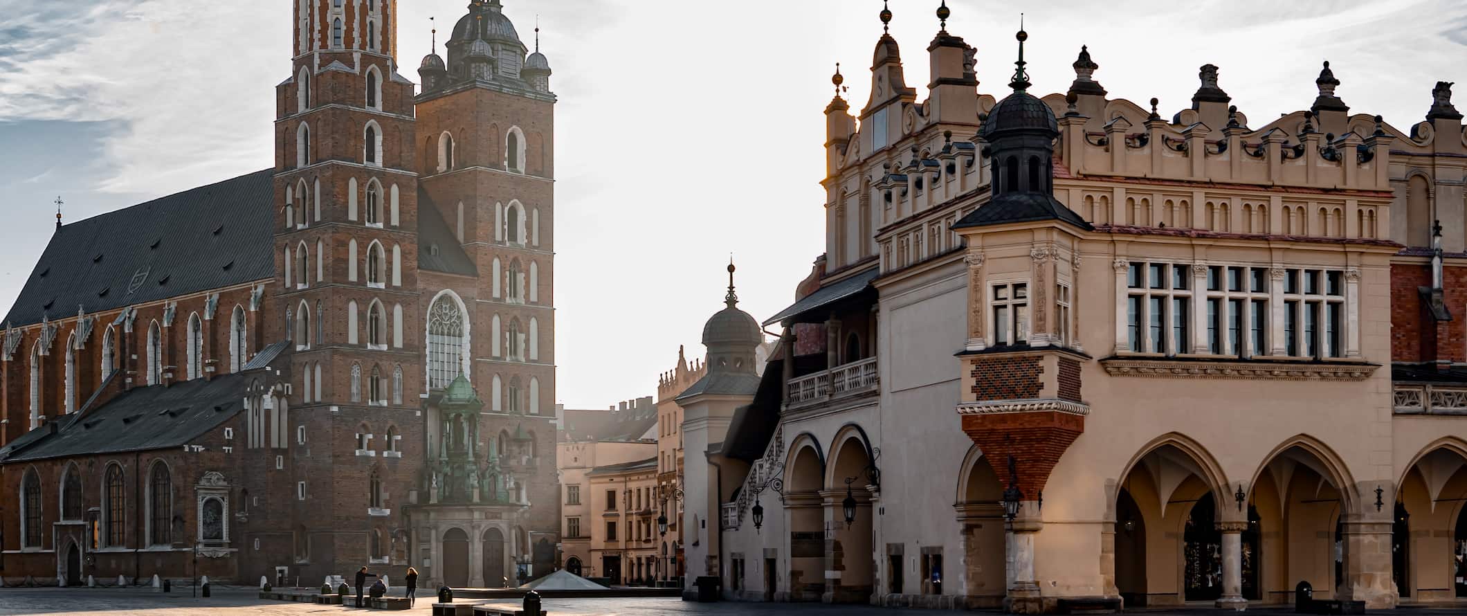 Edifícios históricos perto da antiga cidade de Cracóvia, Polônia