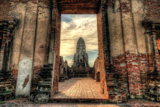 Foto de um lindo e velho templo em Ayttai, Tailândia