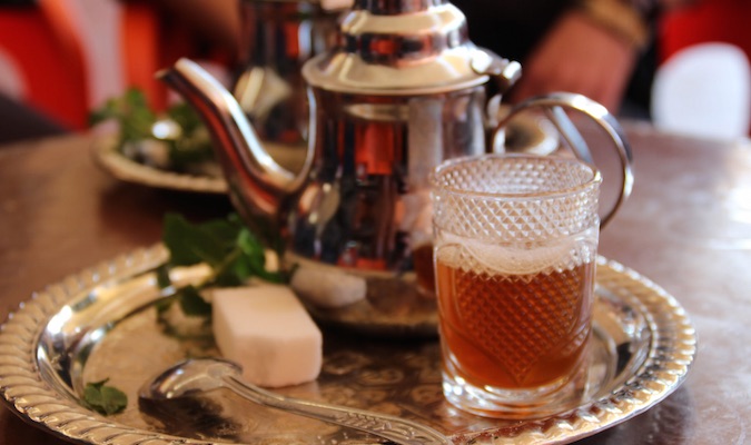O tradicional chá da tarde marroquino está pronto