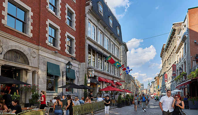 Vista na rua Montreal do nível dos olhos