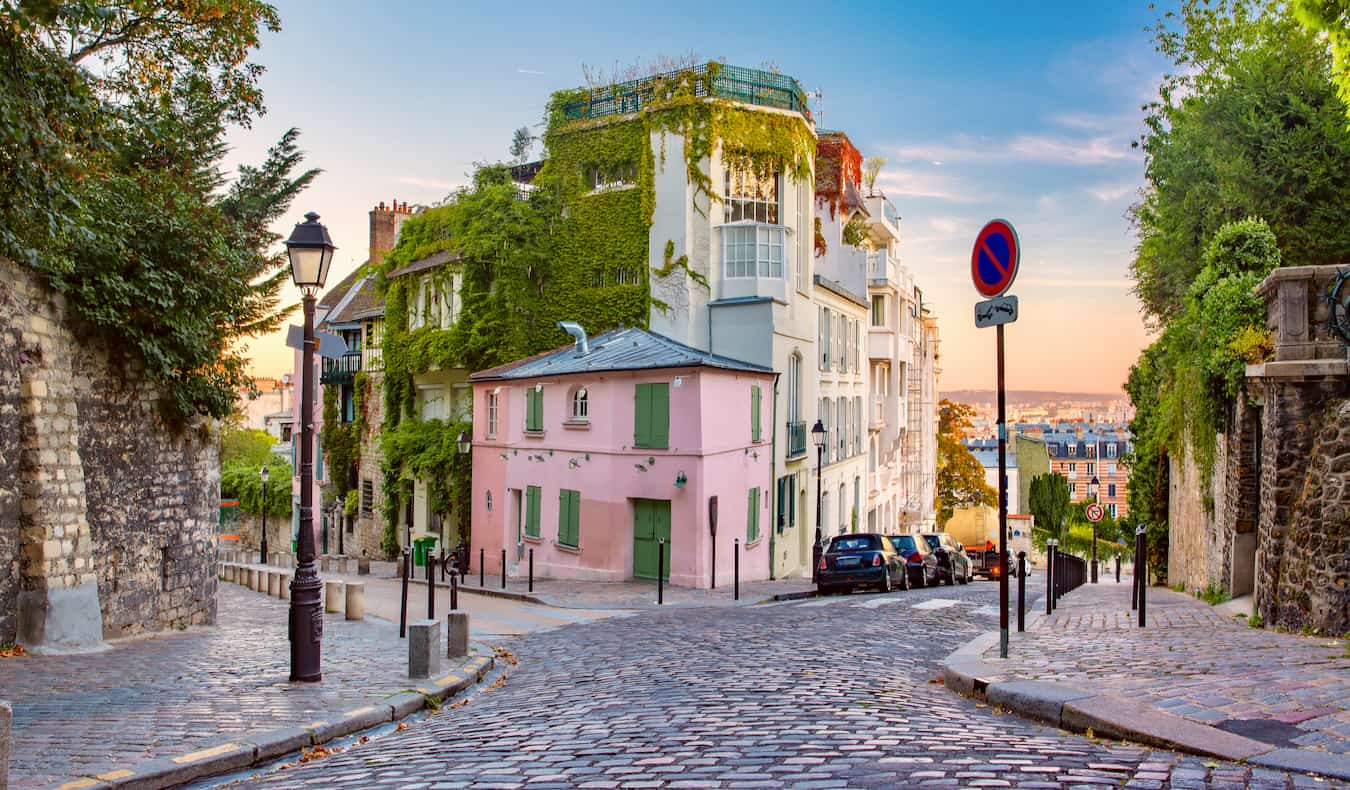 Bela vista da área histórica de Montmartre em Paris, França