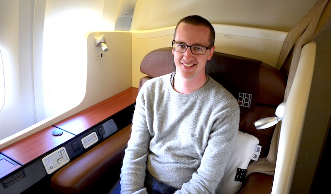 Keith, da Point Hacks, aproveita a primeira classe da Japan Airlines entre Sydney e Tóquio