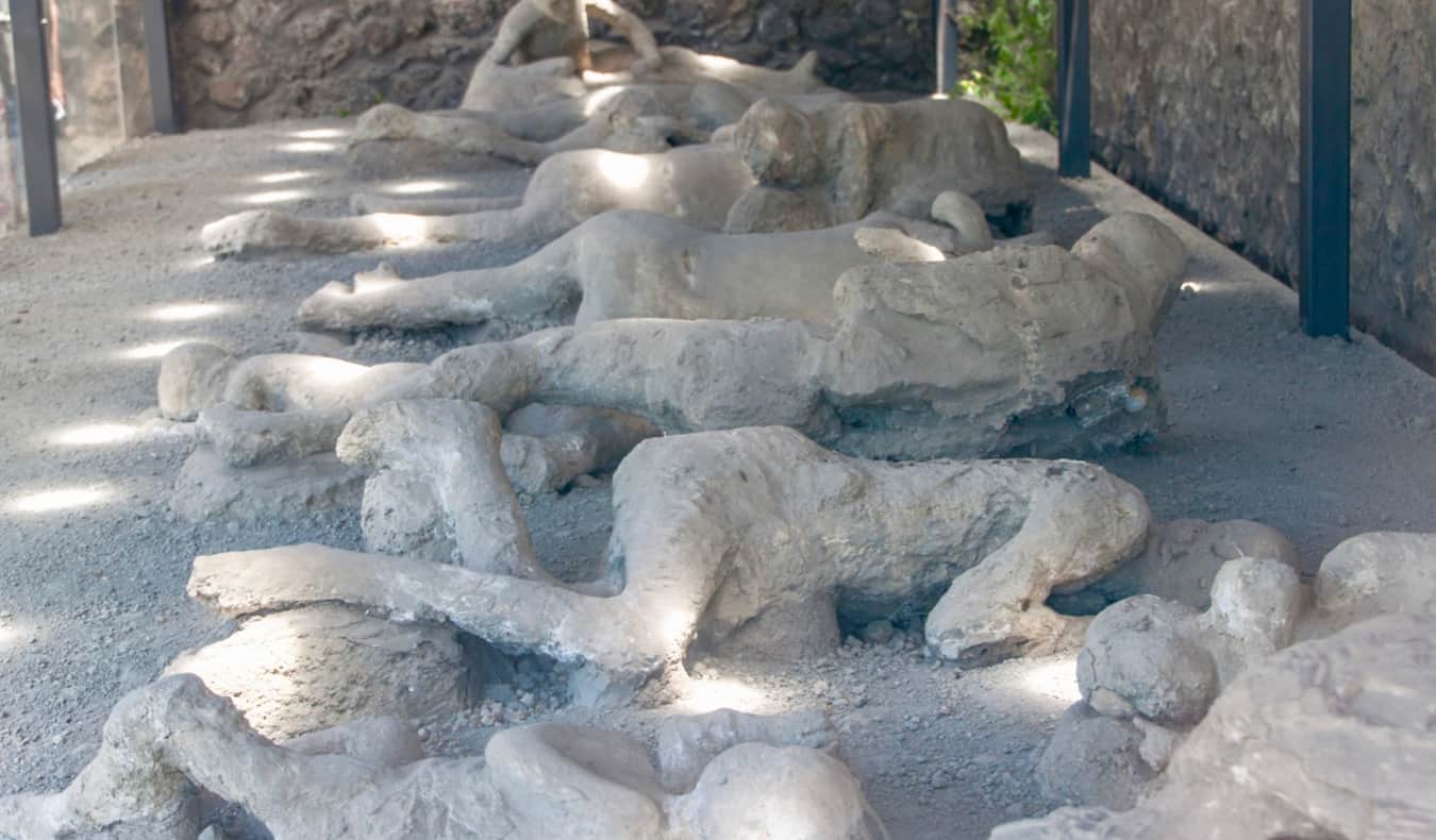 Os cadáveres preservados dos mortos em Pompéia, no Jardim dos Fugitivos