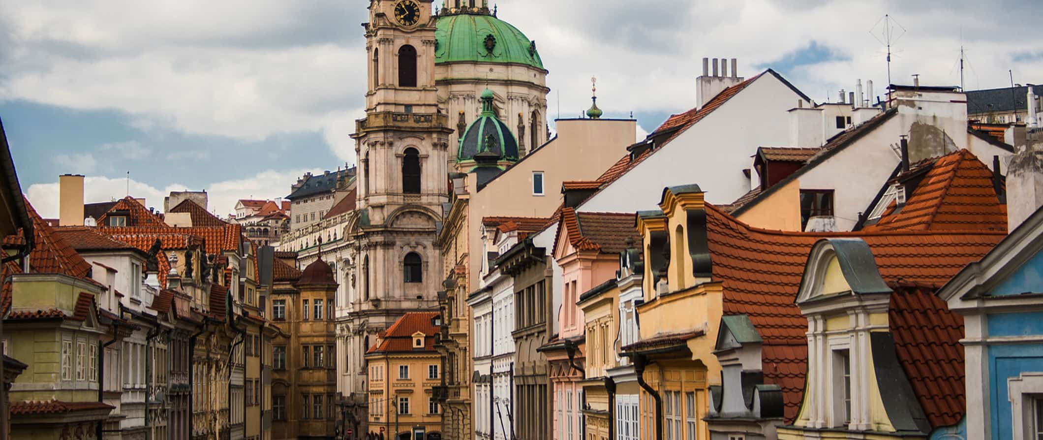Edifícios coloridos em Praga, República Tcheca