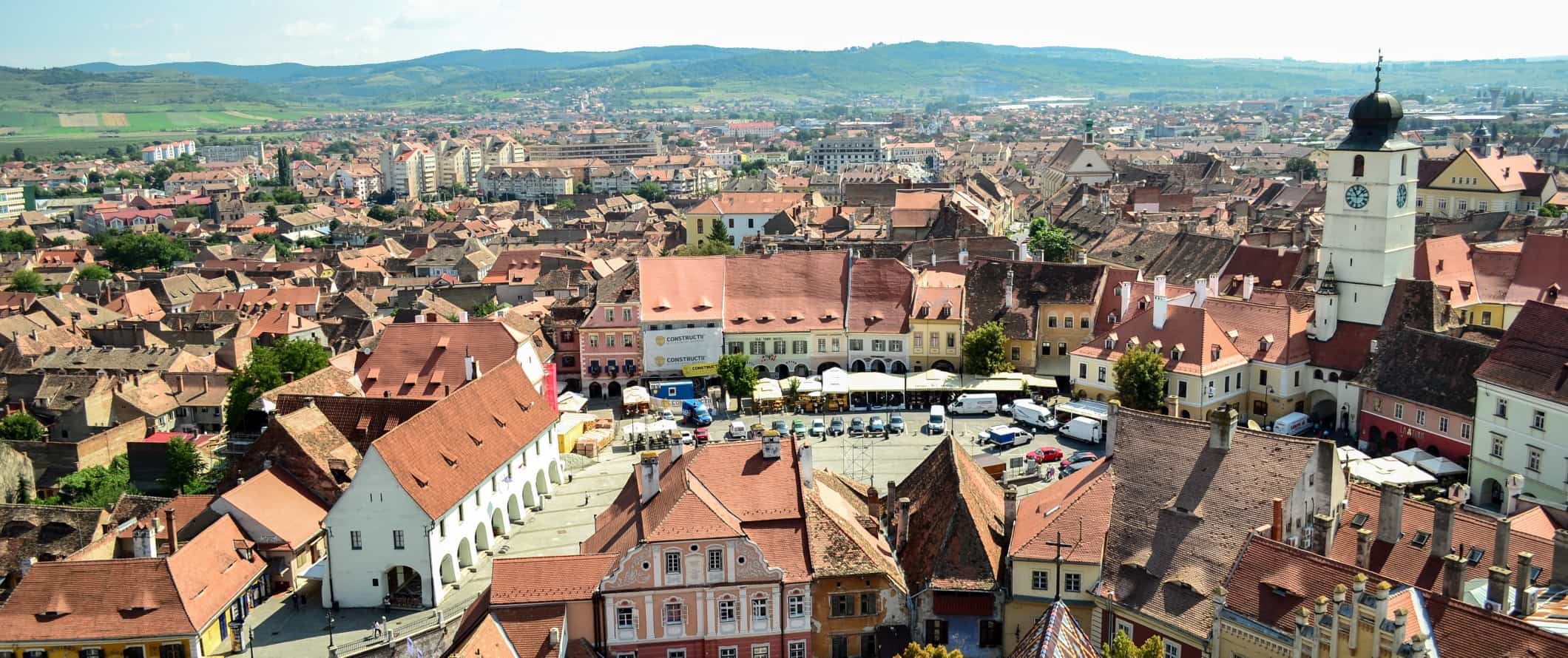 Vista do ar para a cidade velha em Sibiu, Romênia