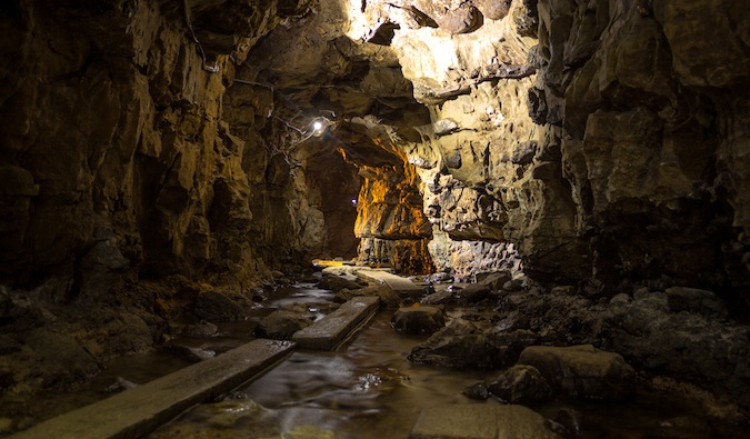 SMU Cave - Durnes, Escócia