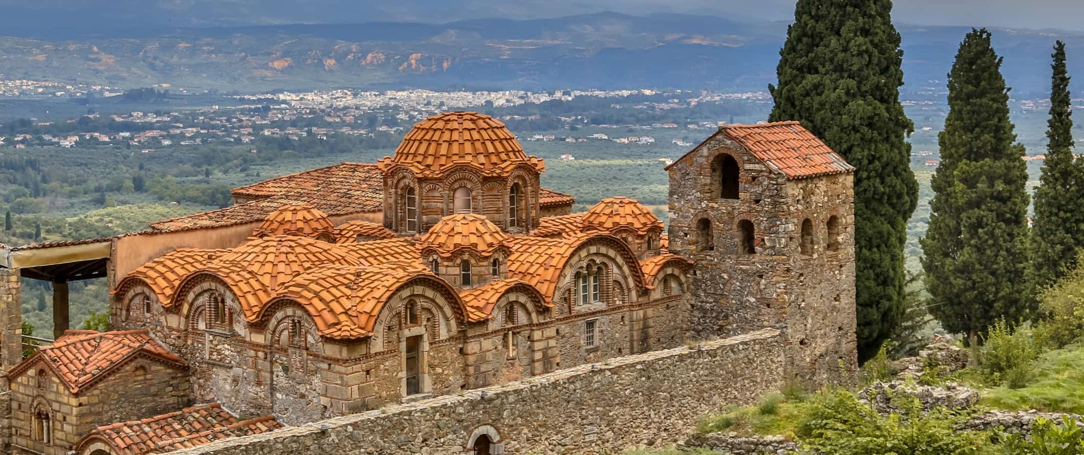 O mosteiro bizantino no maltrato perto de Esparta, Grécia.