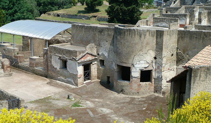 Ruínas antigas e bem preservadas das Termas Stabianas em Pompéia, Itália