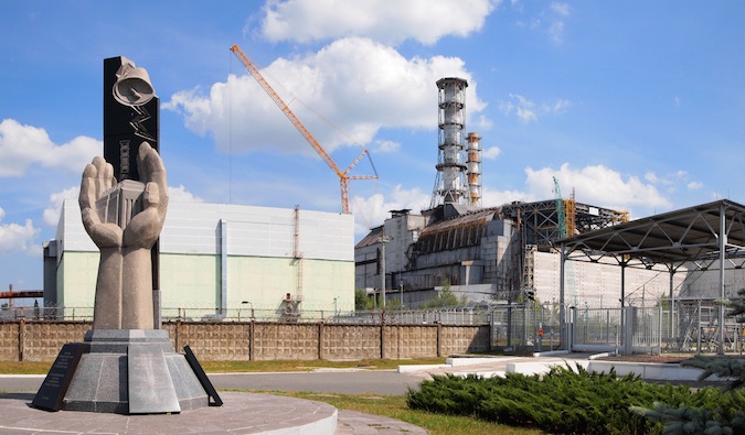 Monumento no quarto reator em Chernobyl
