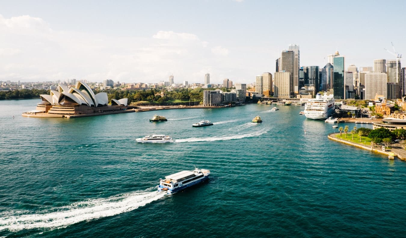 Sydney Horizon com barcos no porto