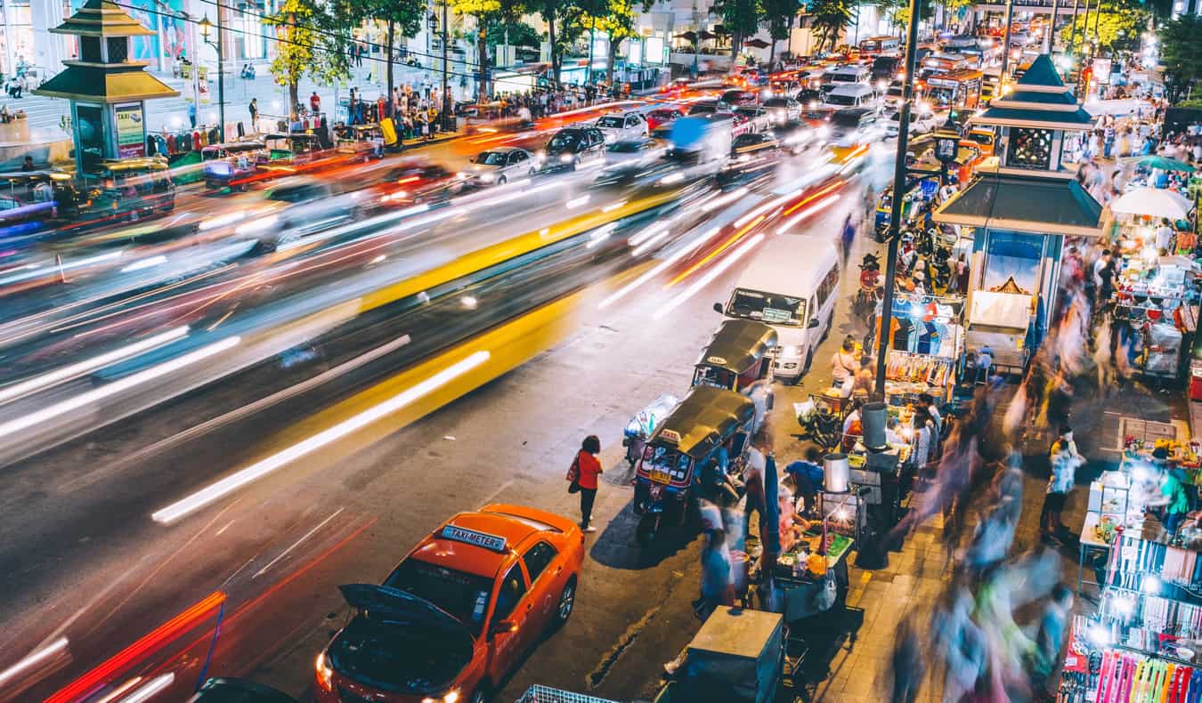 Street Bulbed in Night Bangkok, Tailândia