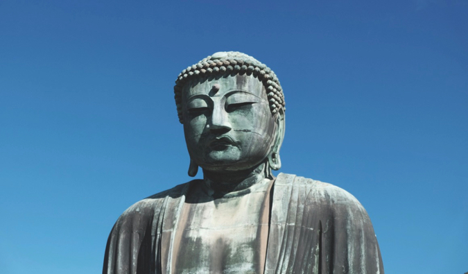 Big Buda em Kamaku, Kapan, no cenário de um céu azul brilhante