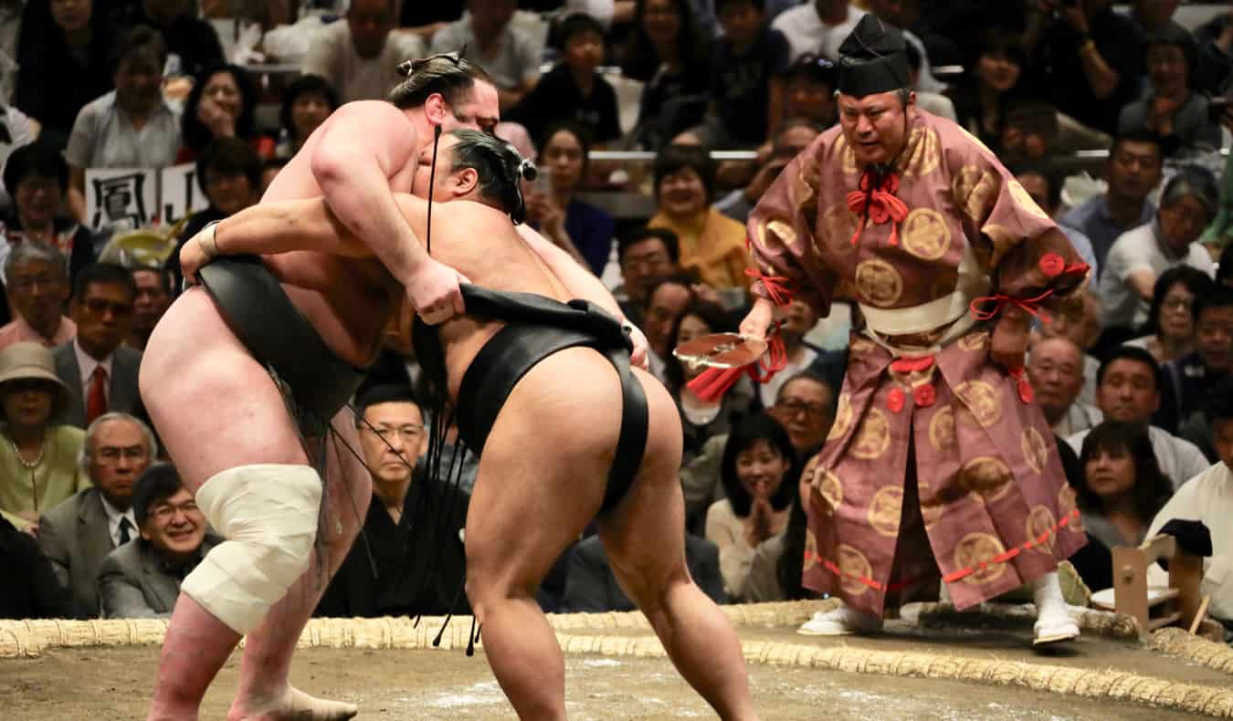 Materia de luta de sumô em Tóquio, Japão