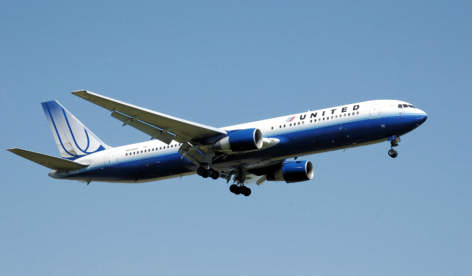 A cauda das United Airlines com um logotipo
