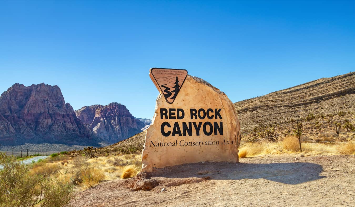Assine em trilhas turísticas no canyon de Red Rroke, perto de Las Vegas, EUA