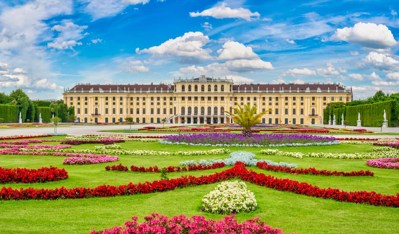 Palácio de Schönbrunn - um enorme edifício imperial em Viena, Áustria