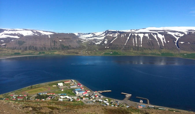 Vista de Tkhingeyry, que abre para Westfjords, Islândia