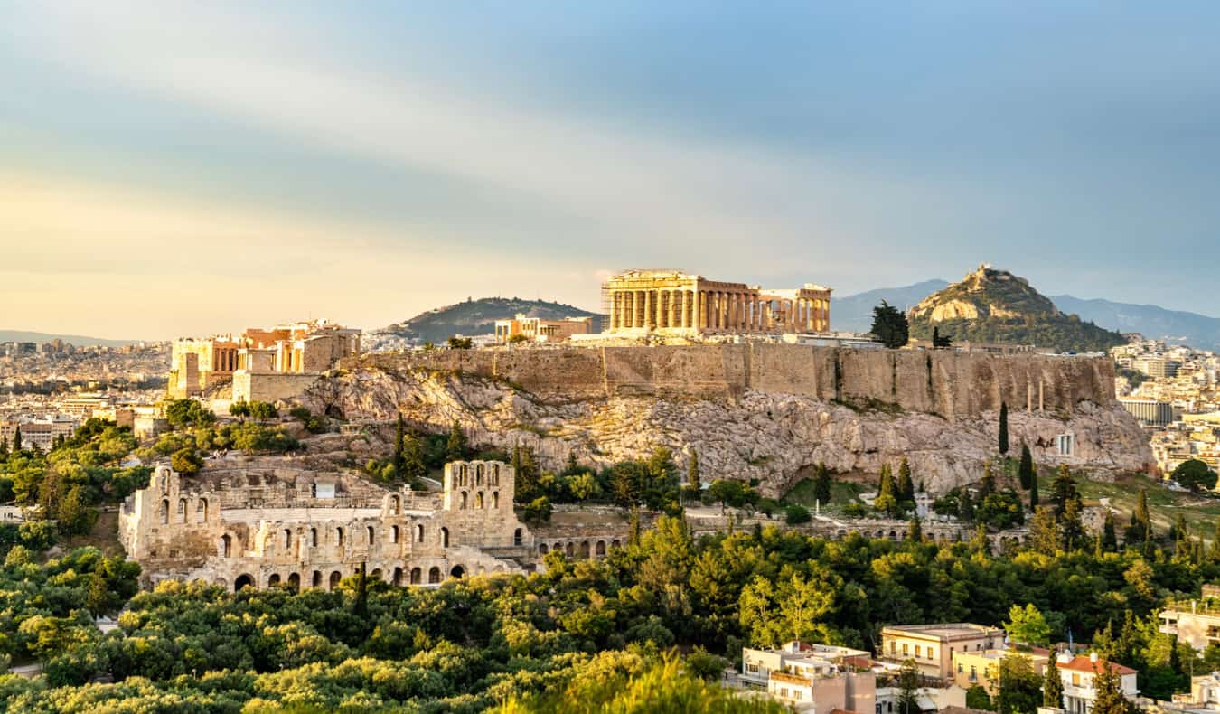 Acrópole e outras ruínas no centro de Atenas, Grécia